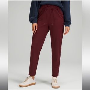 NEW Lululemon Stretch High-Rise Pant 7/8 Length
Red Merlot Size 8